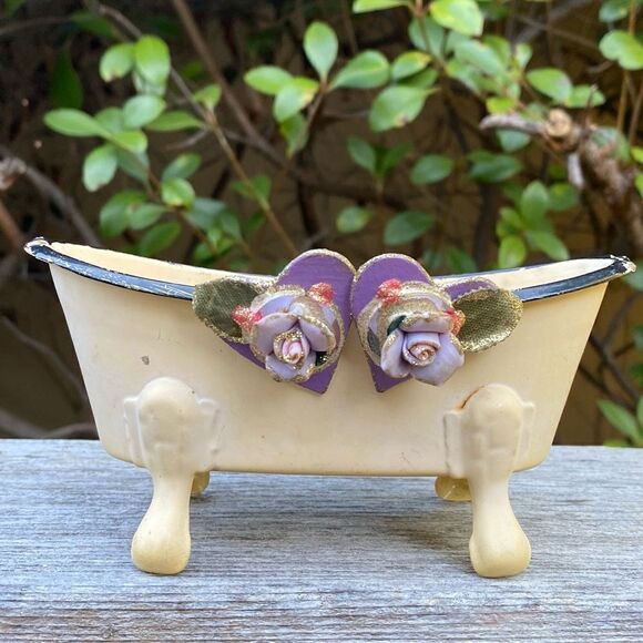 Handmade Purple/Lilac Heart Acrylic Stud Post Earrings. EUC - Picture 3 of 5